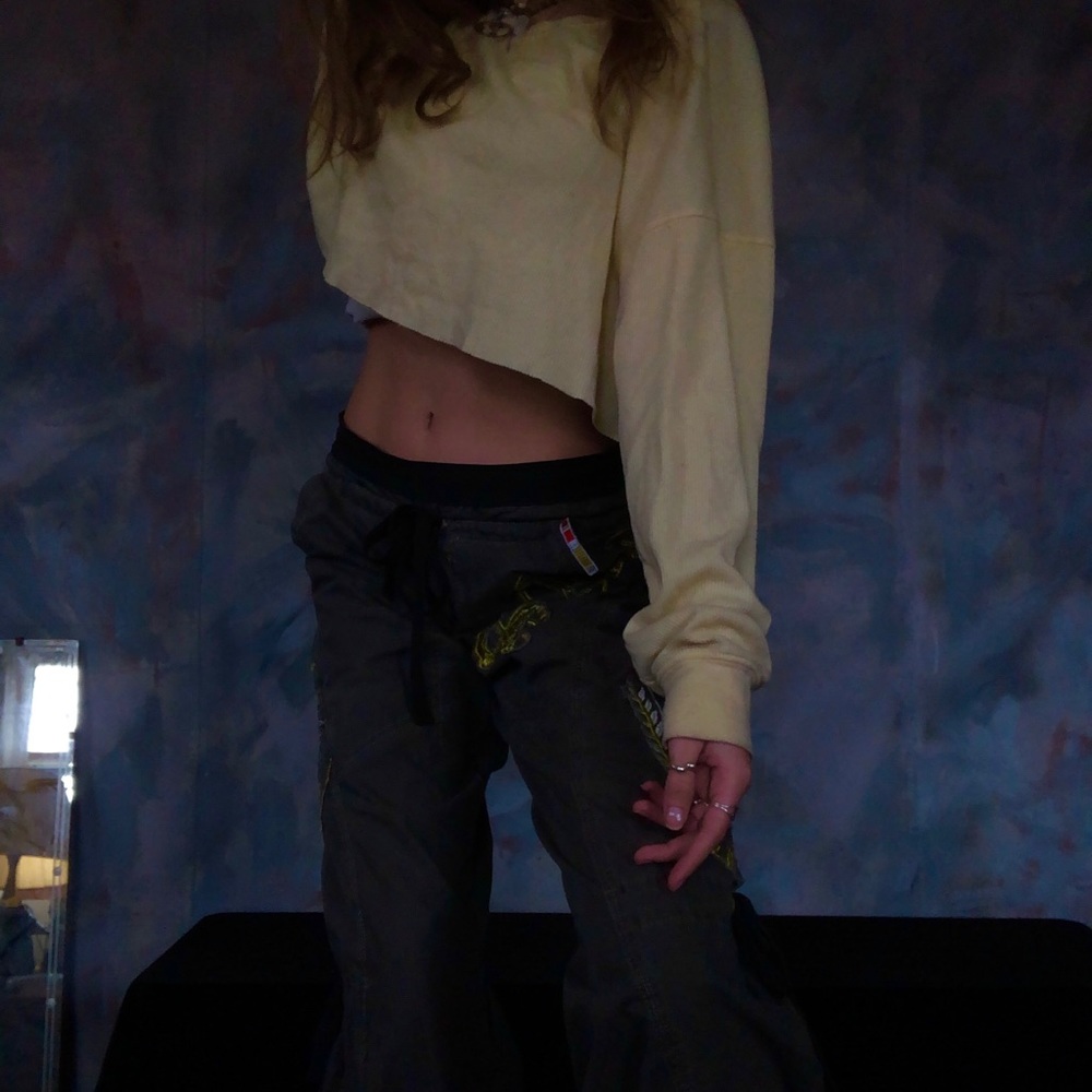 forever 21 long sleeve yellow crop top🌙🌻💛